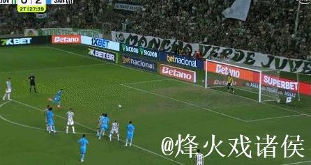 33岁内马尔狂飙:18分钟戴帽 逃离降级区!全队跪地庆祝 33岁内马尔狂飙:18分钟戴帽 逃离降级区!全队跪地庆祝